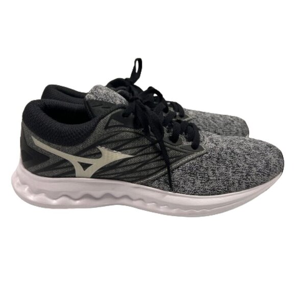 Mizuno Gray and Black Athletic Shoes - Picture 1 of 15